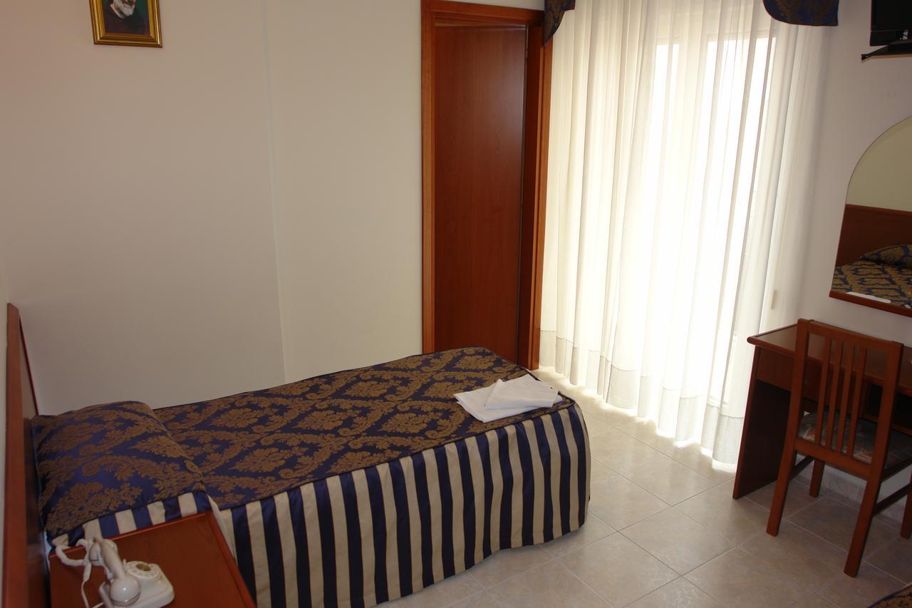 Hotel Di Cosmo San Giovanni Rotondo Luaran gambar